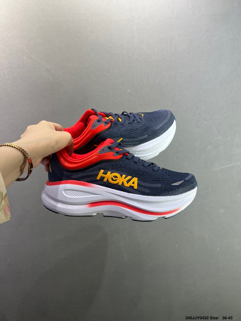 HOKA ONE ONE Bondi 9