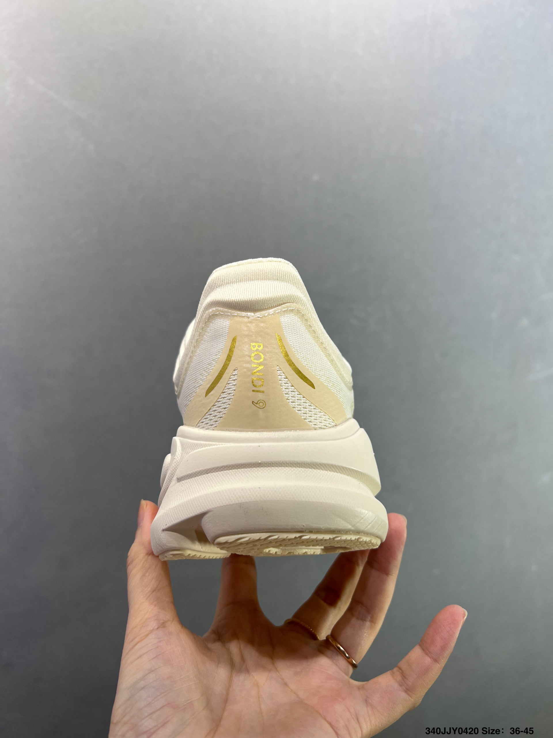 HOKA ONE ONE Bondi 9