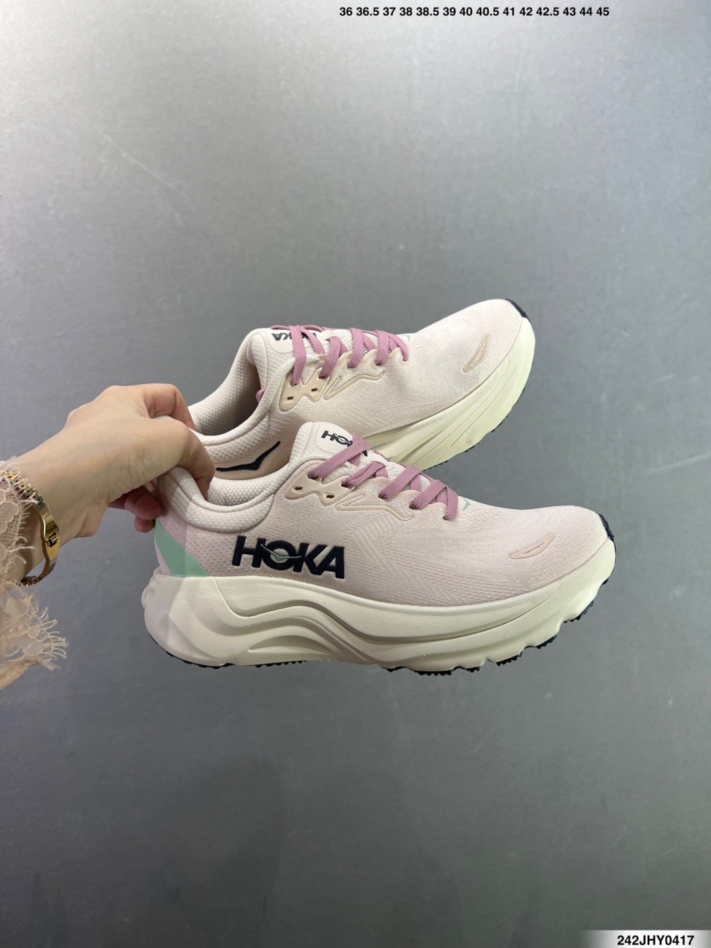 Hoka One One M ARAHI 8