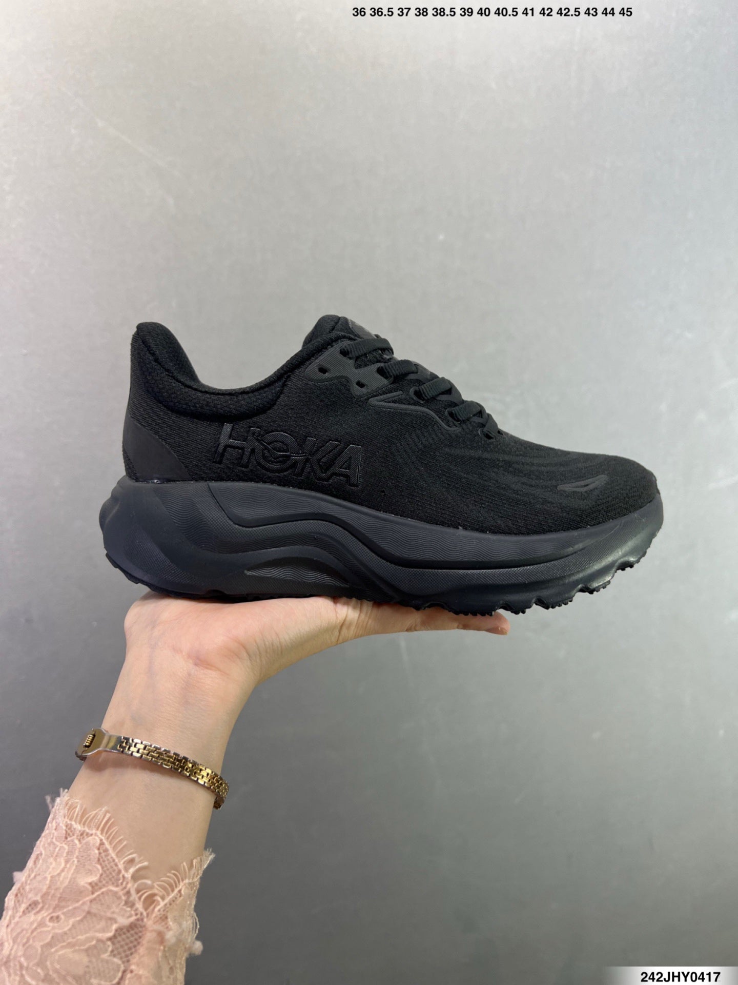 Hoka One One M ARAHI 8