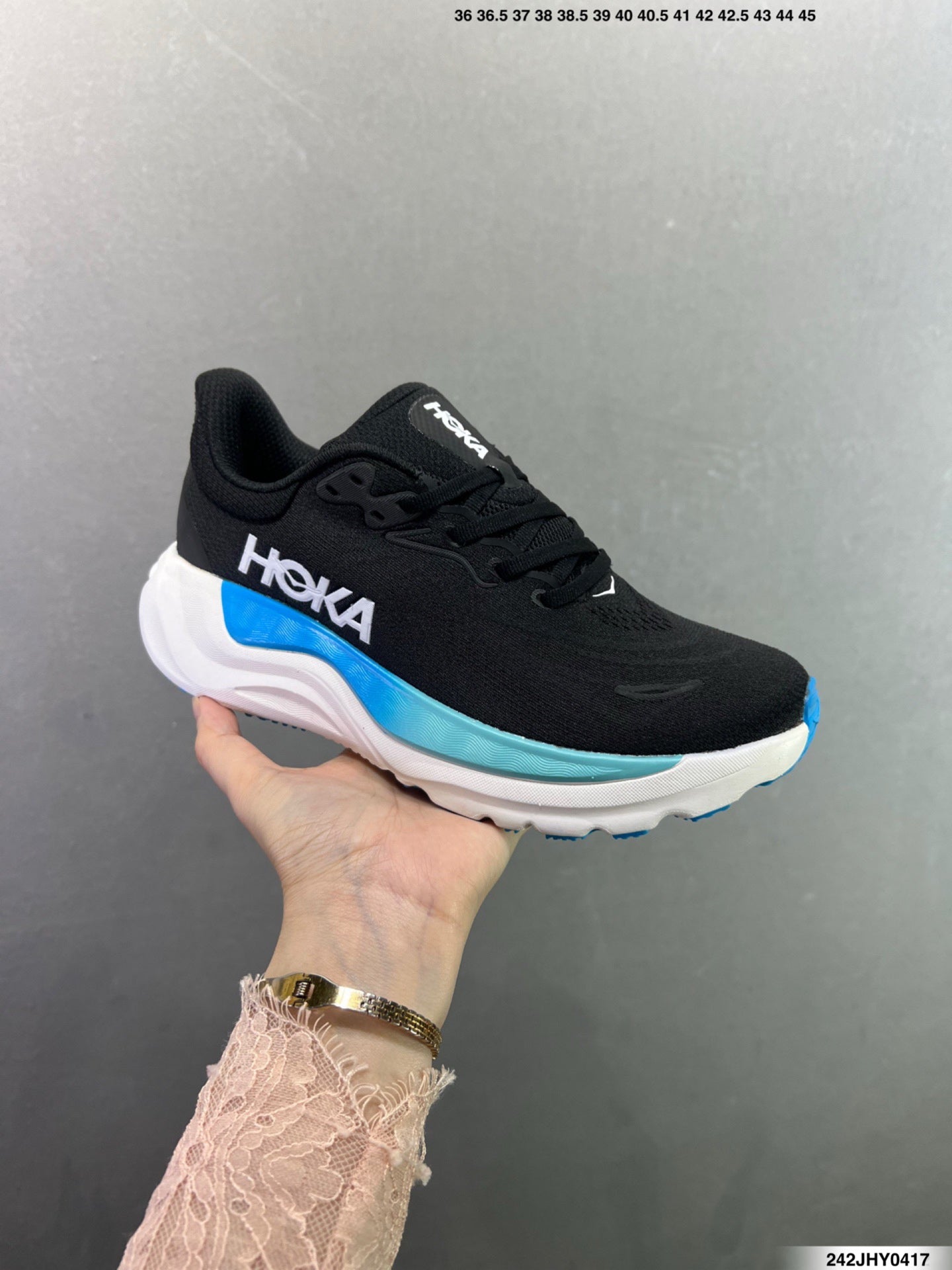 Hoka One One M ARAHI 8