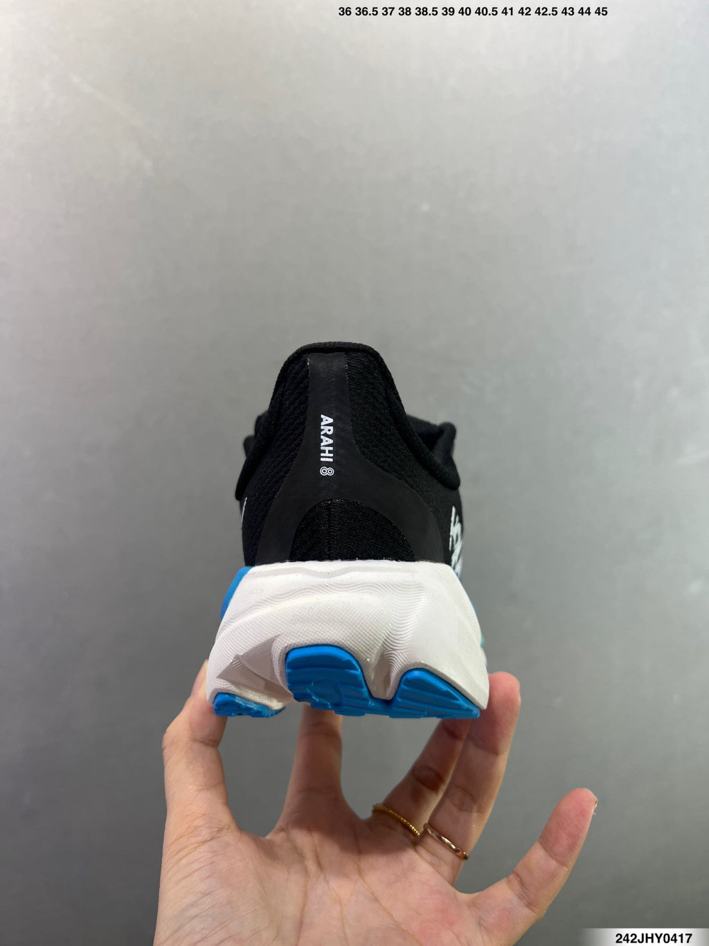 Hoka One One M ARAHI 8