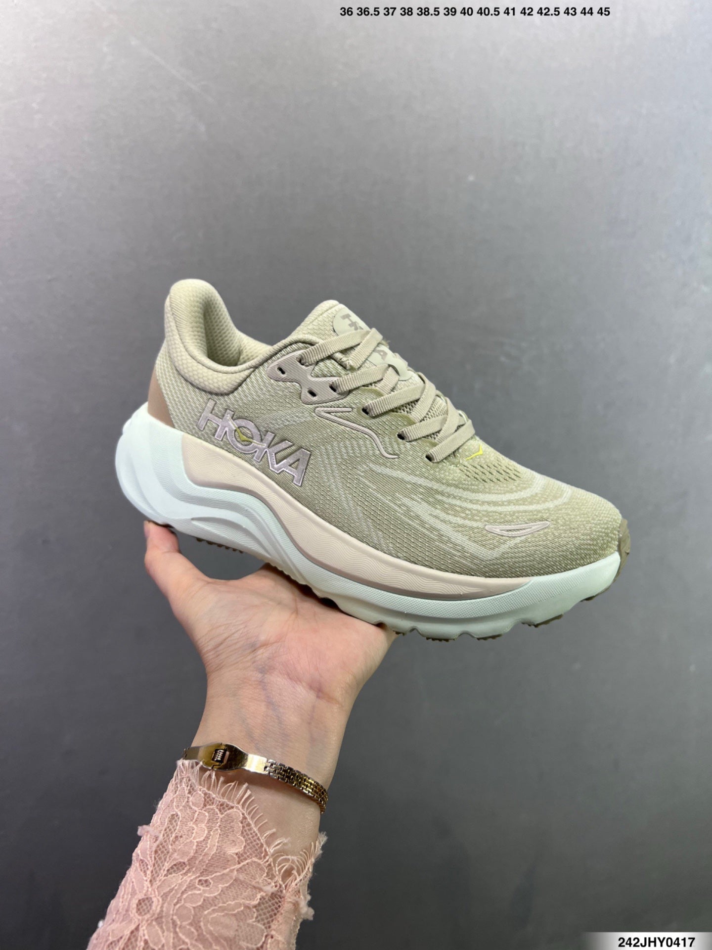 Hoka One One M ARAHI 8