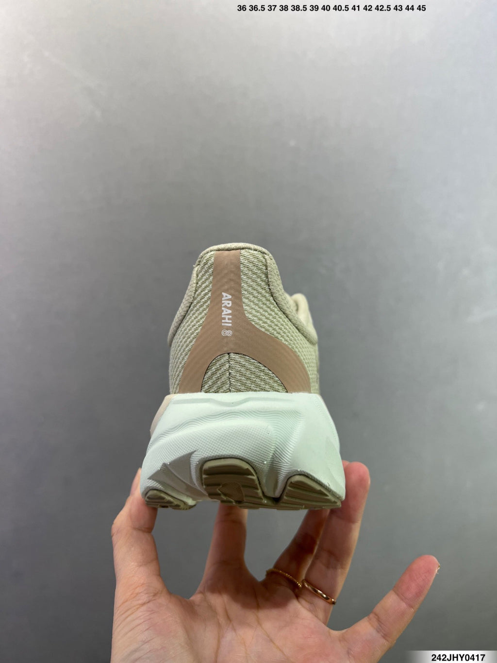 Hoka One One M ARAHI 8