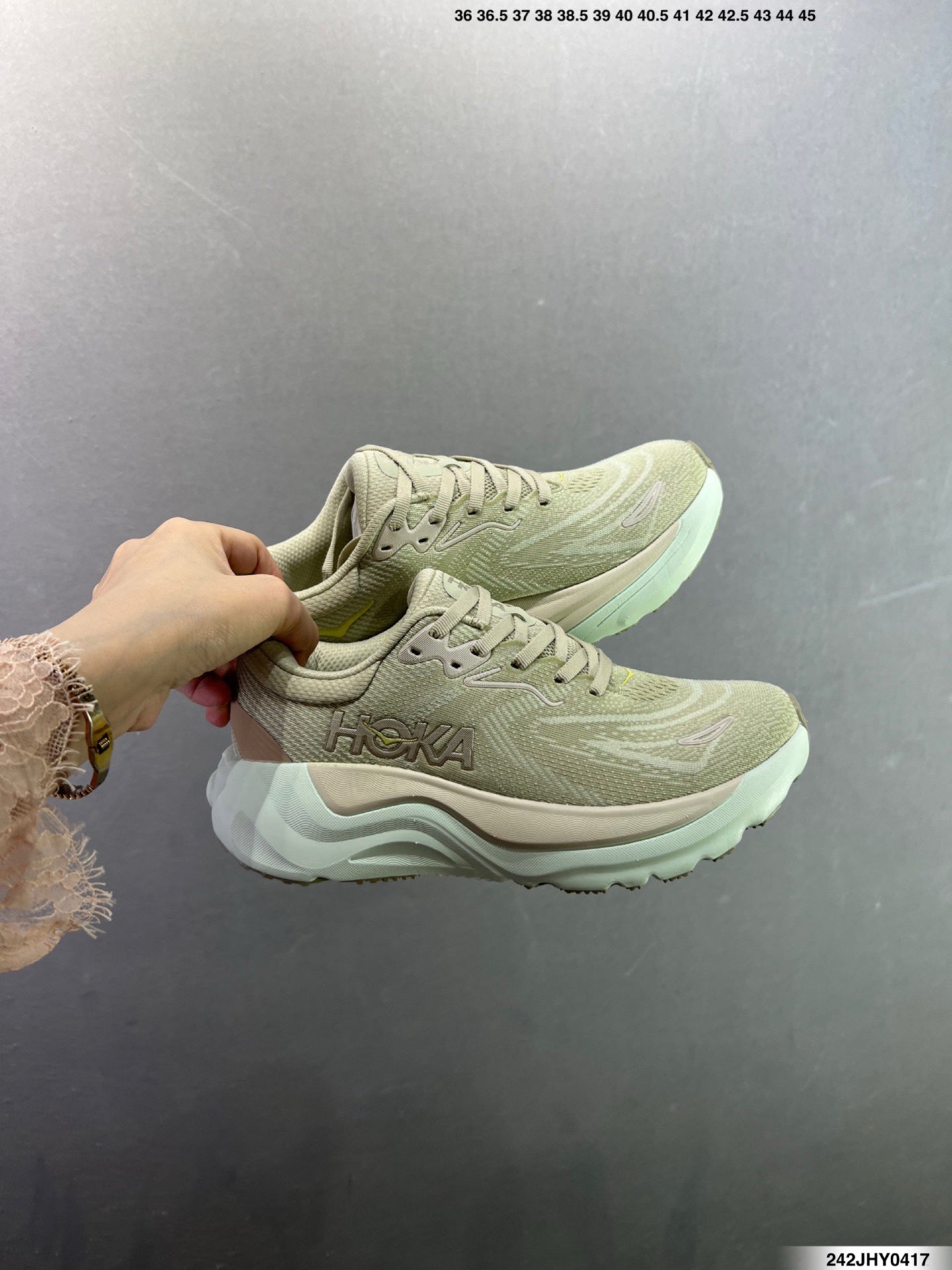 Hoka One One M ARAHI 8
