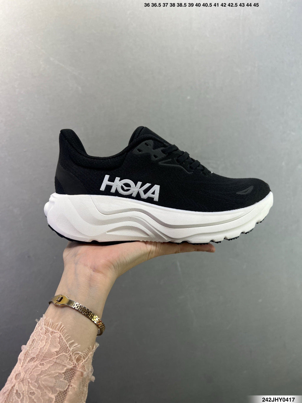 Hoka One One M ARAHI 8