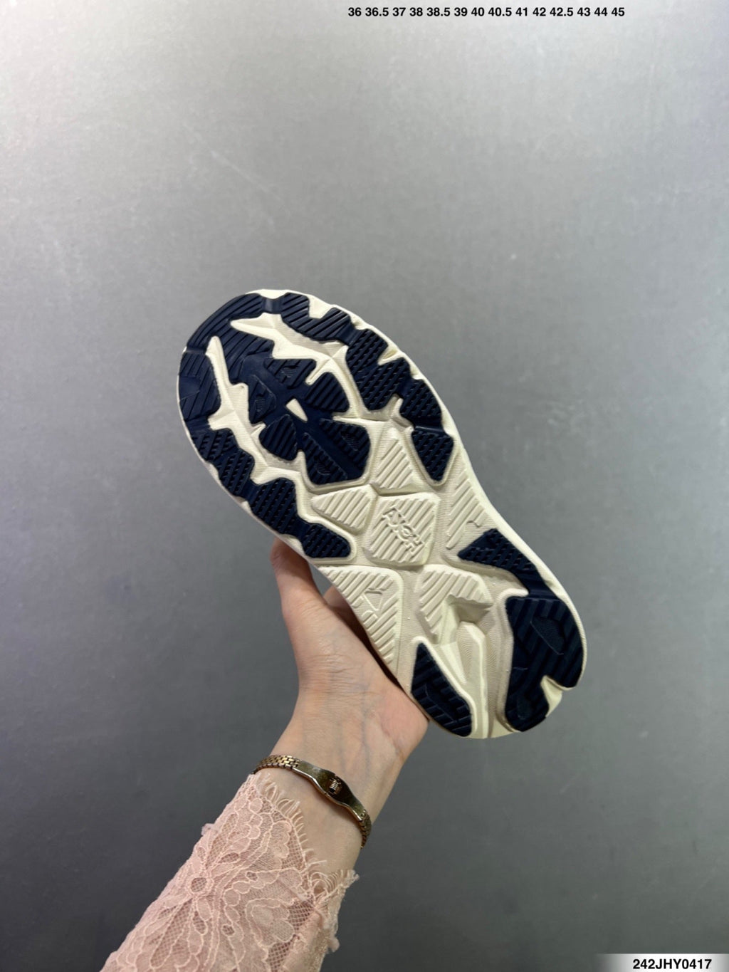 Hoka One One M ARAHI 8