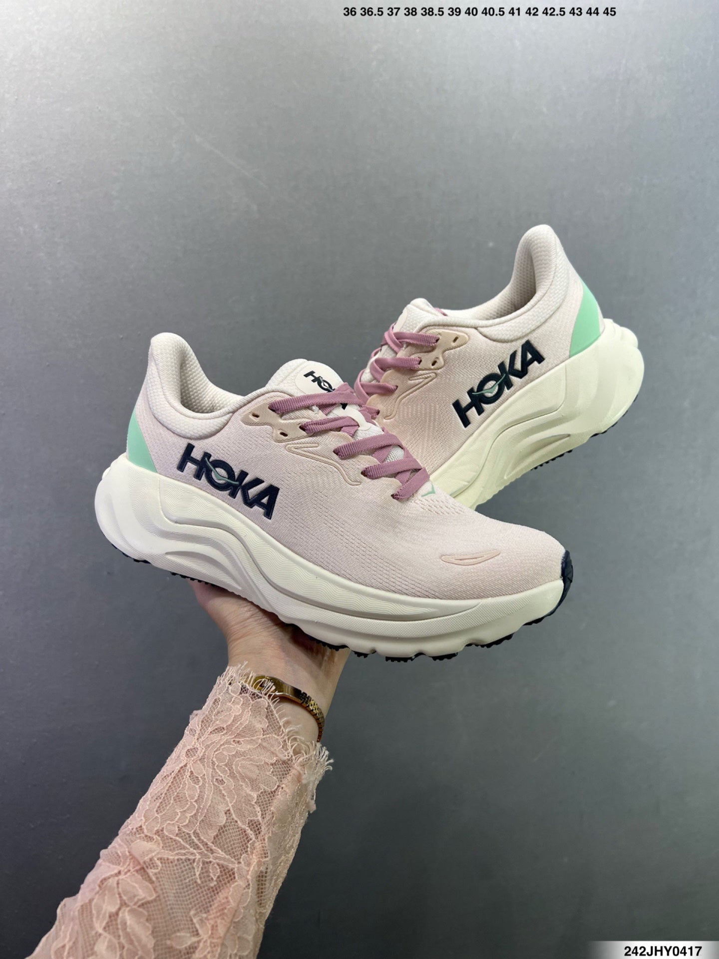 Hoka One One M ARAHI 8