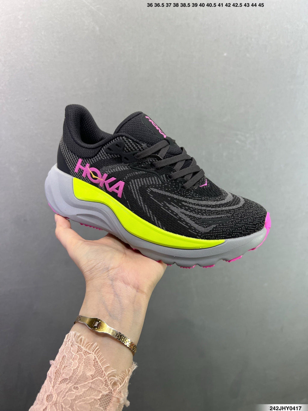 Hoka One One M ARAHI 8