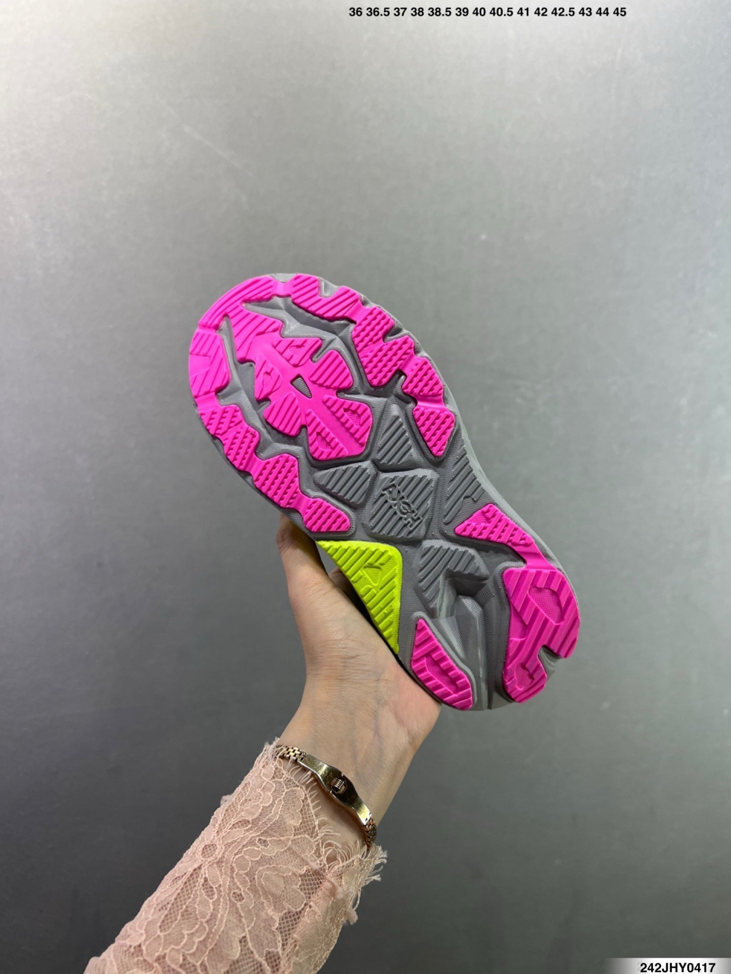 Hoka One One M ARAHI 8