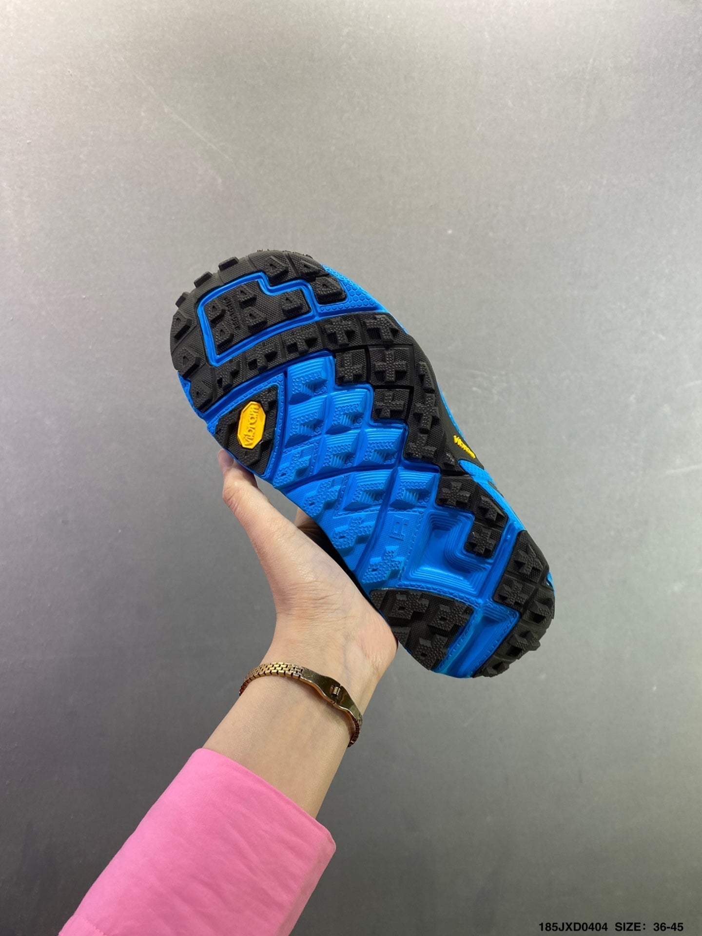 HOKA ONE ONE VIBRAM TOR TRAFA