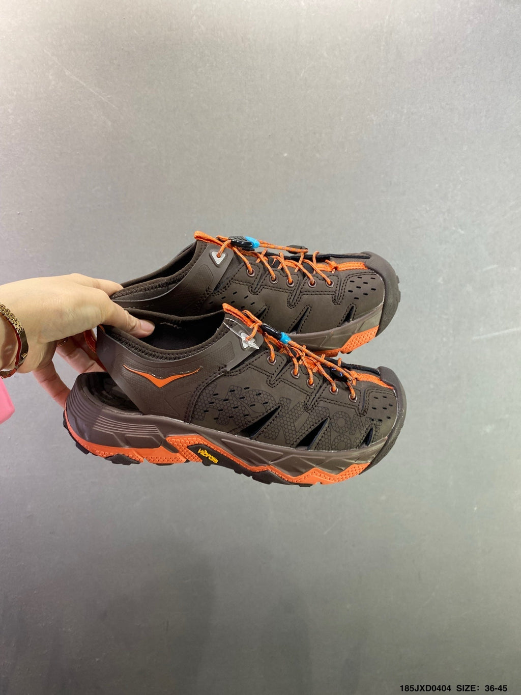 HOKA ONE ONE VIBRAM TOR TRAFA