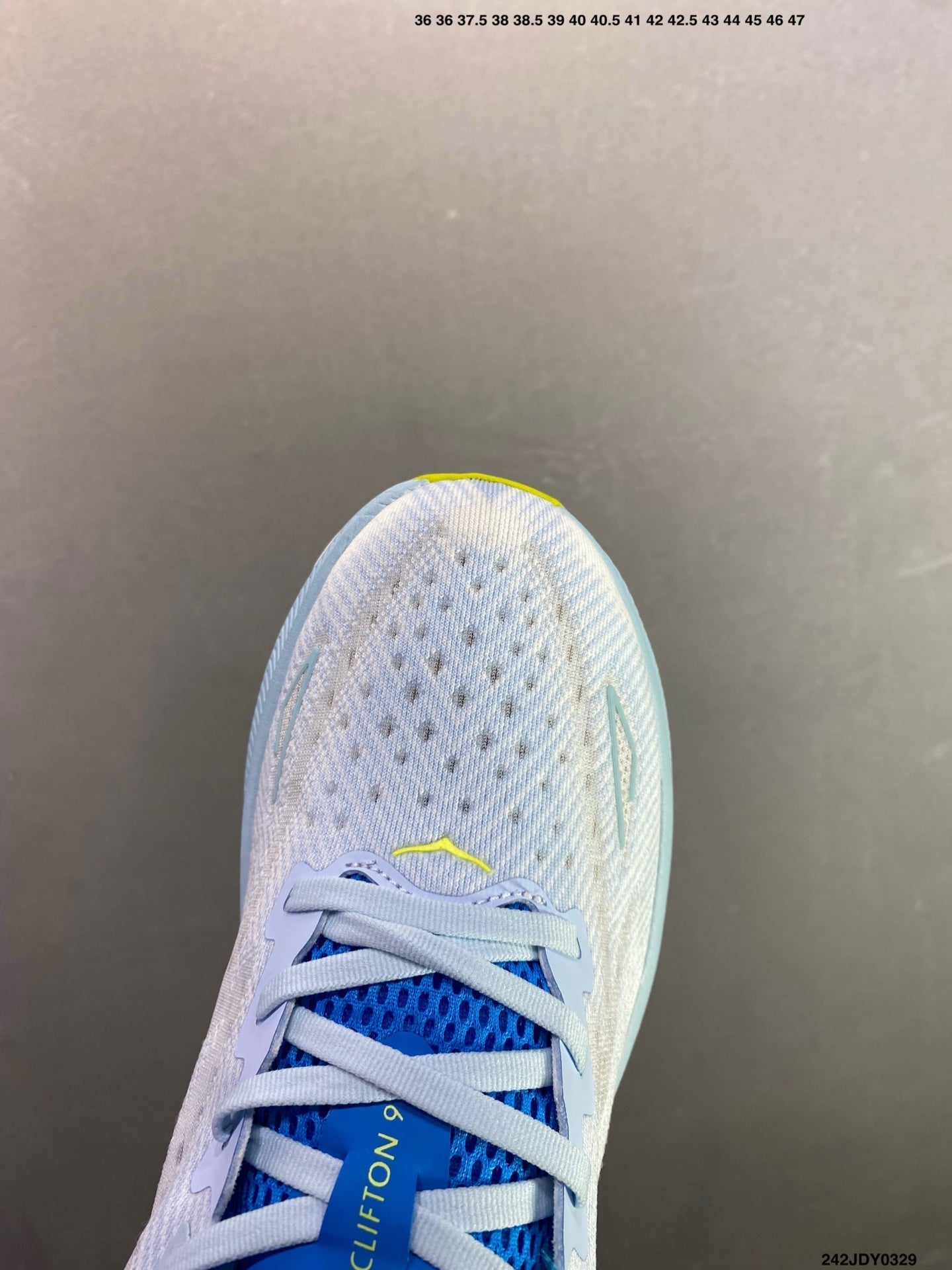 HOKA M CLIFTON 9