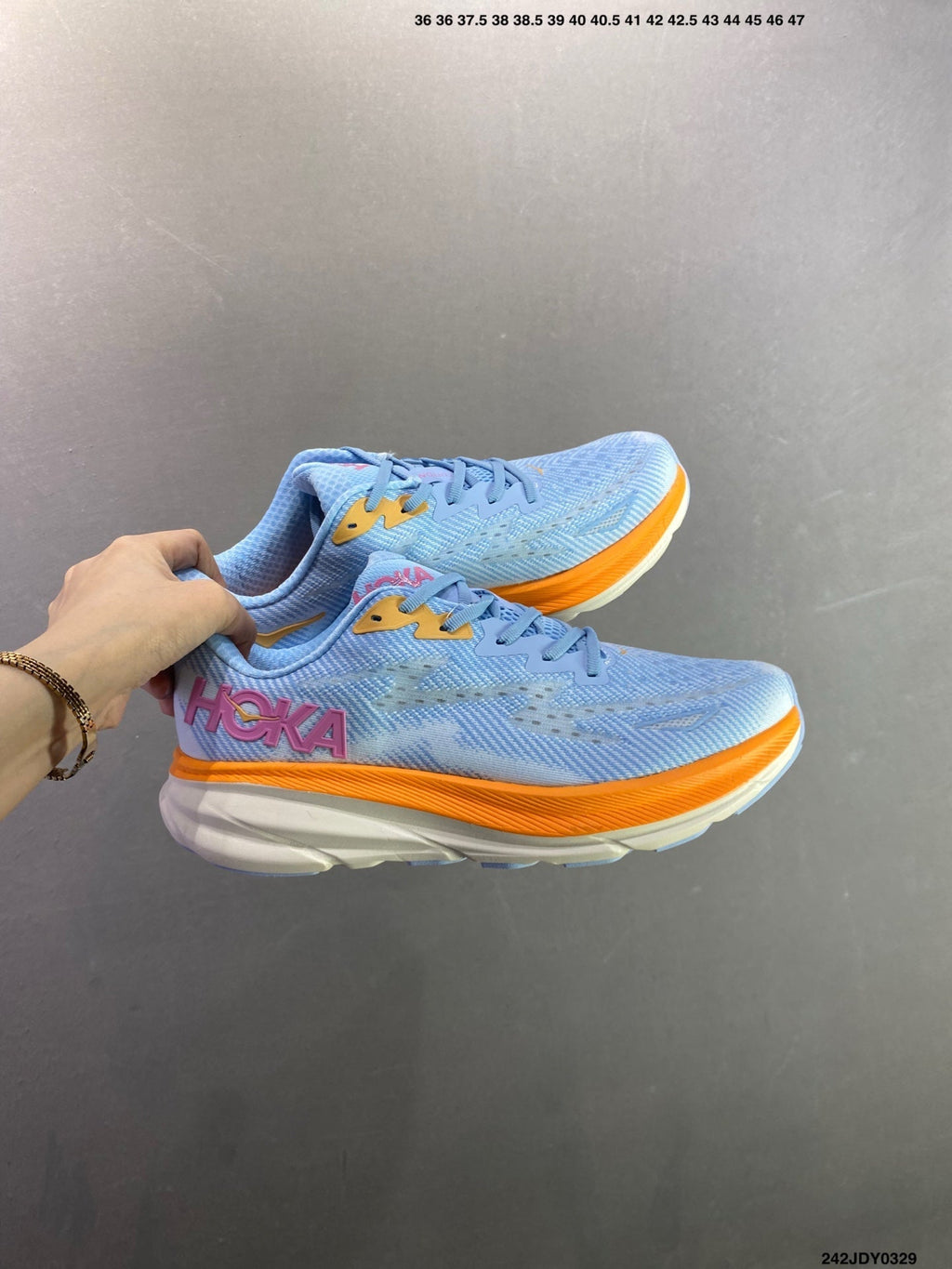 HOKA M CLIFTON 9
