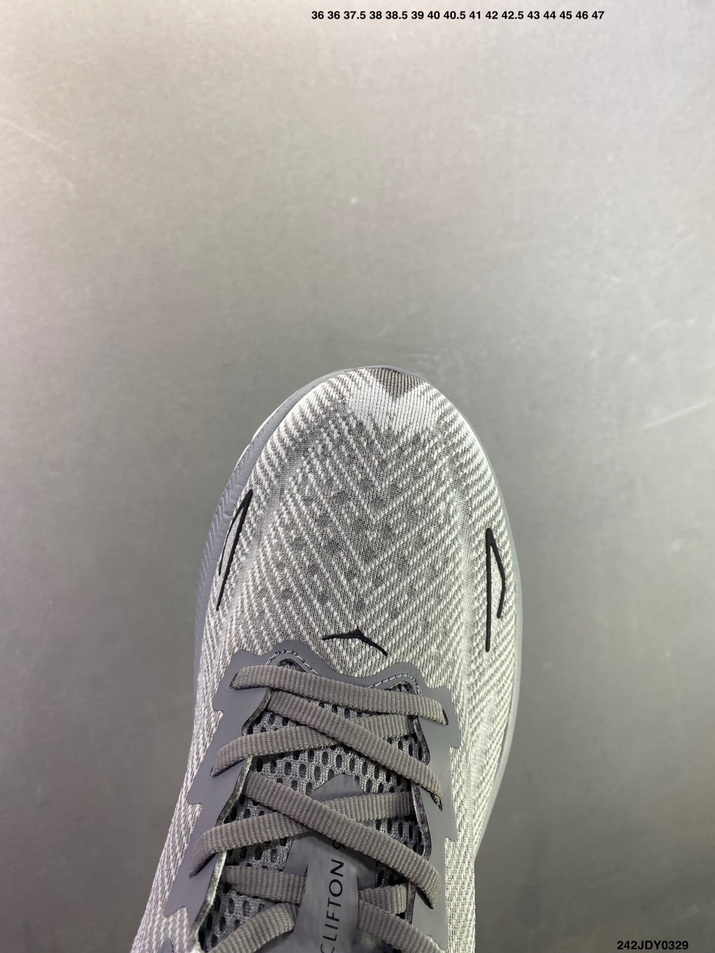 HOKA M CLIFTON 9