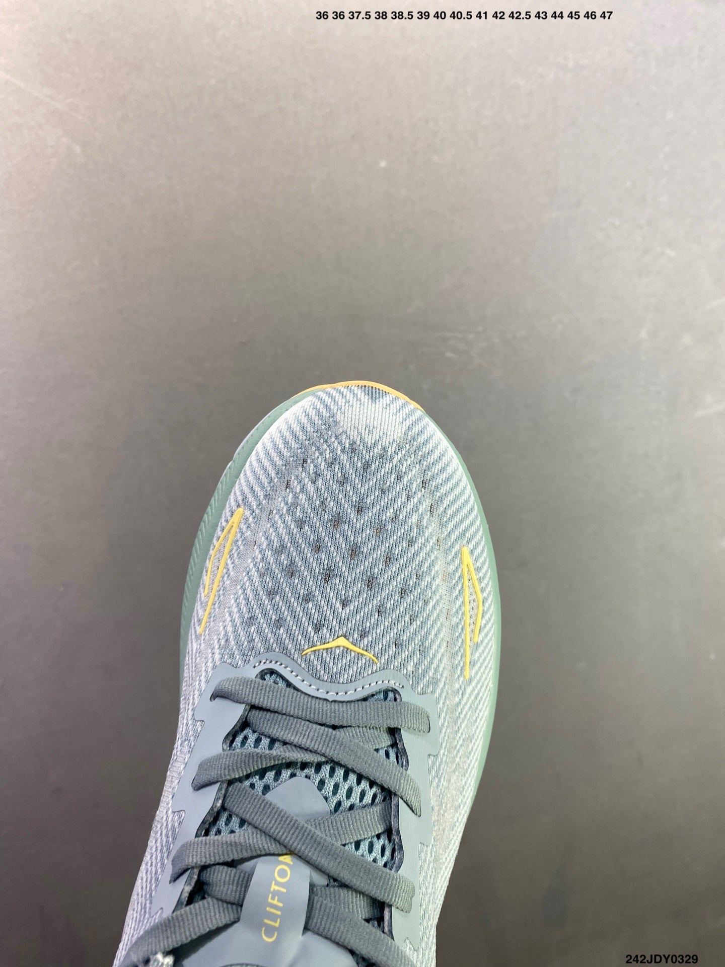 HOKA M CLIFTON 9