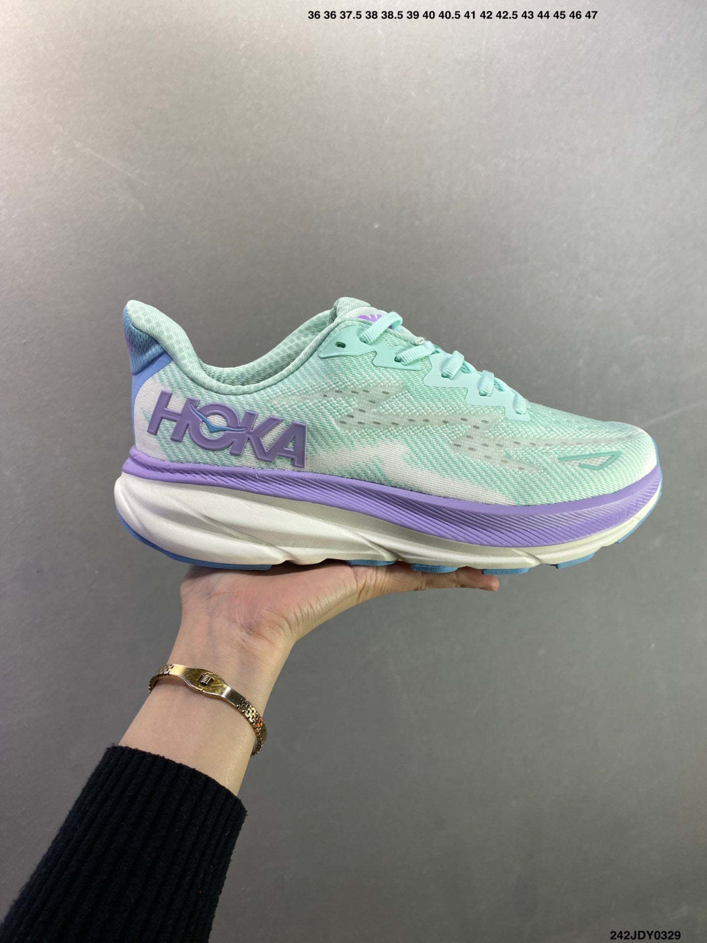 HOKA M CLIFTON 9