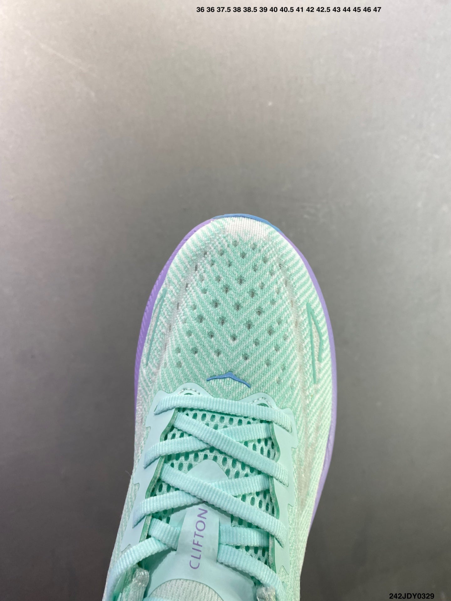 HOKA M CLIFTON 9