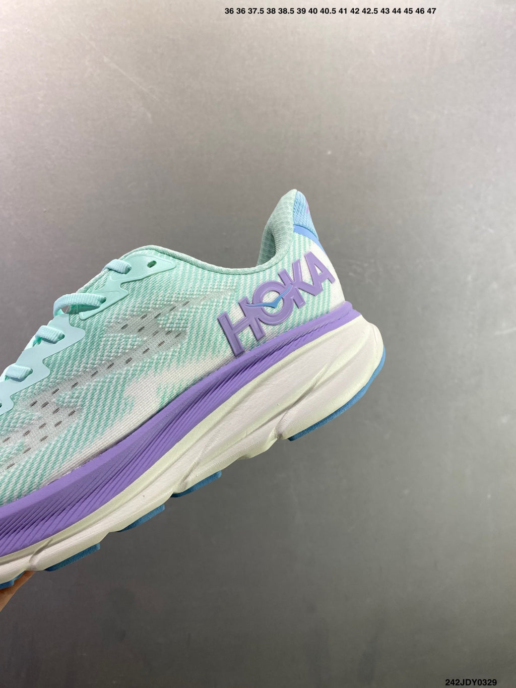HOKA M CLIFTON 9