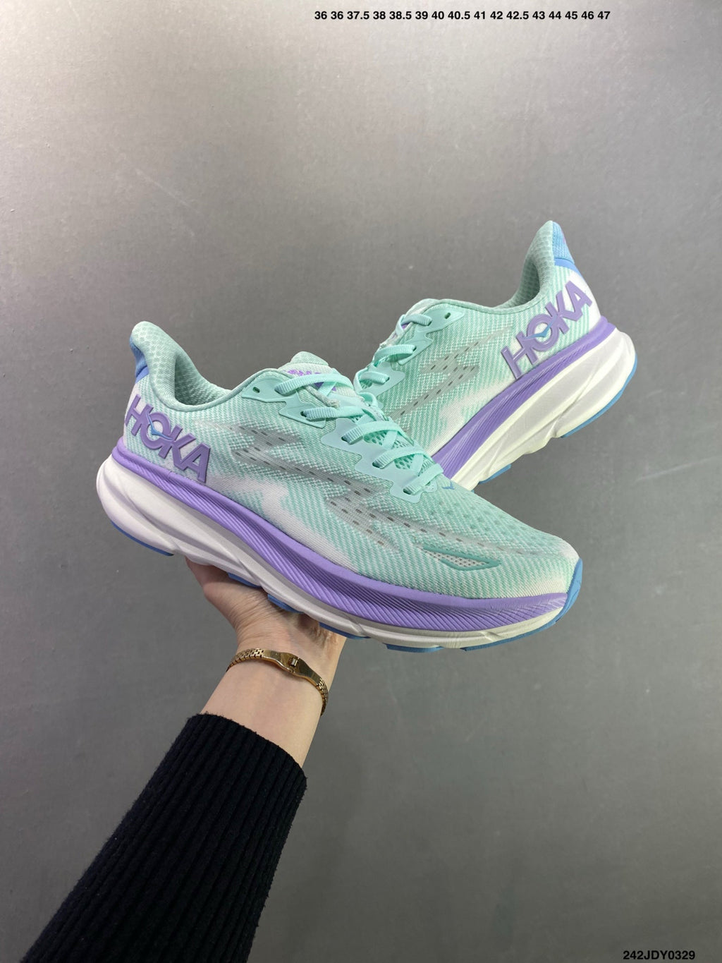 HOKA M CLIFTON 9