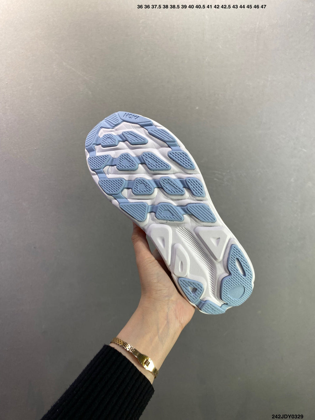 HOKA M CLIFTON 9
