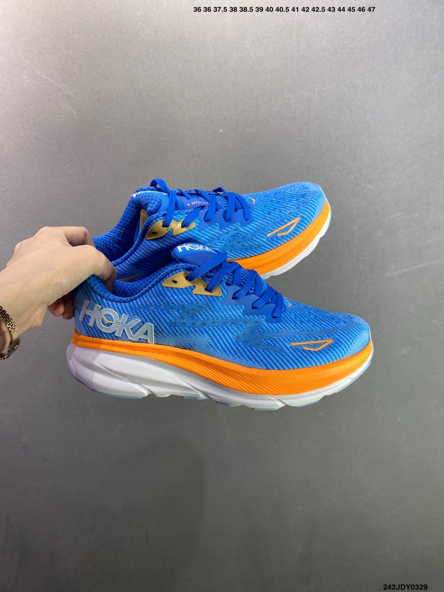 HOKA M CLIFTON 9
