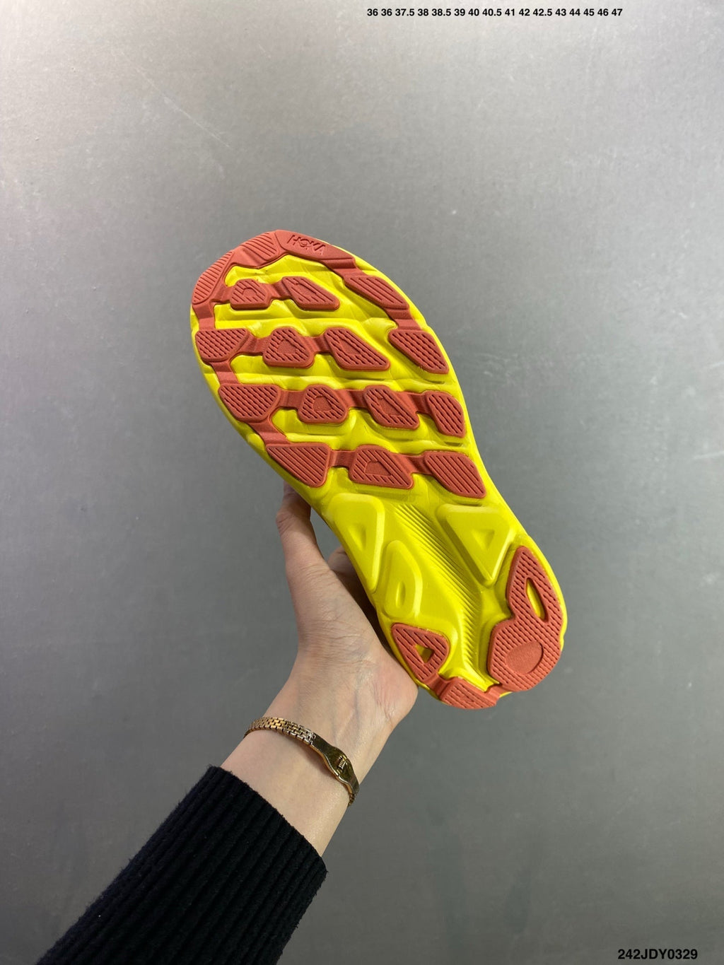 HOKA M CLIFTON 9