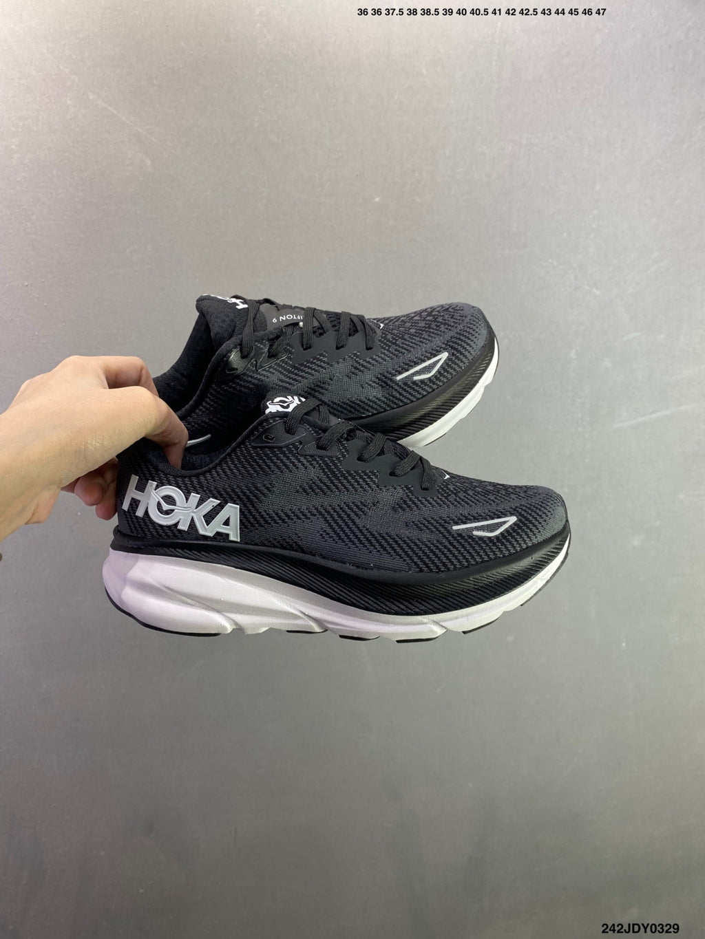 HOKA M CLIFTON 9