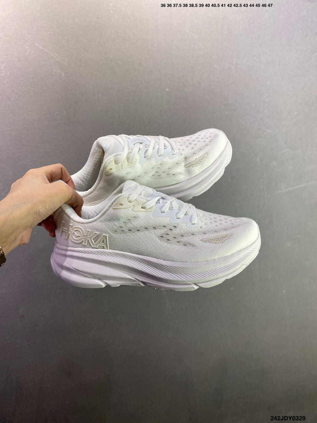 HOKA M CLIFTON 9