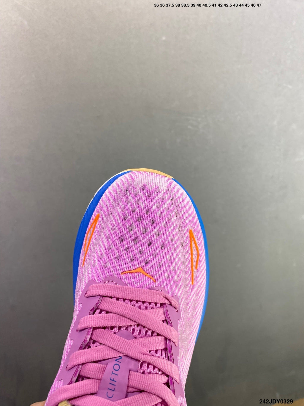 HOKA M CLIFTON 9