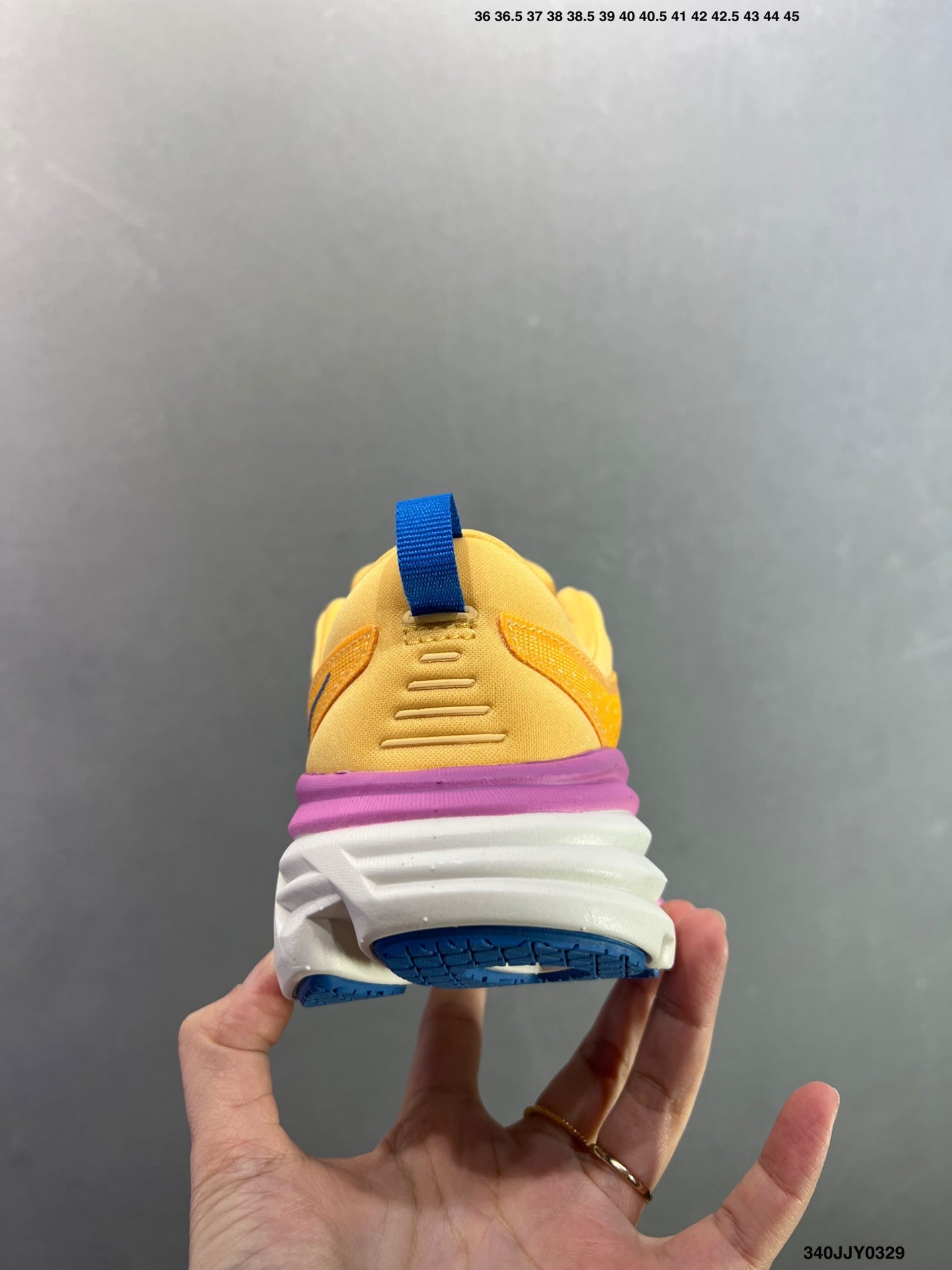 HOKA W BONDI 8