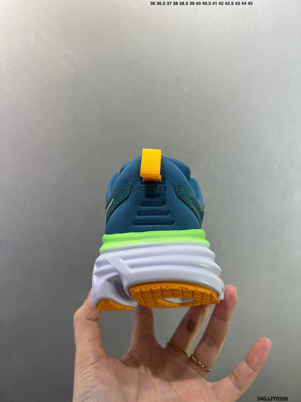 HOKA ONE ONE Bondi 8