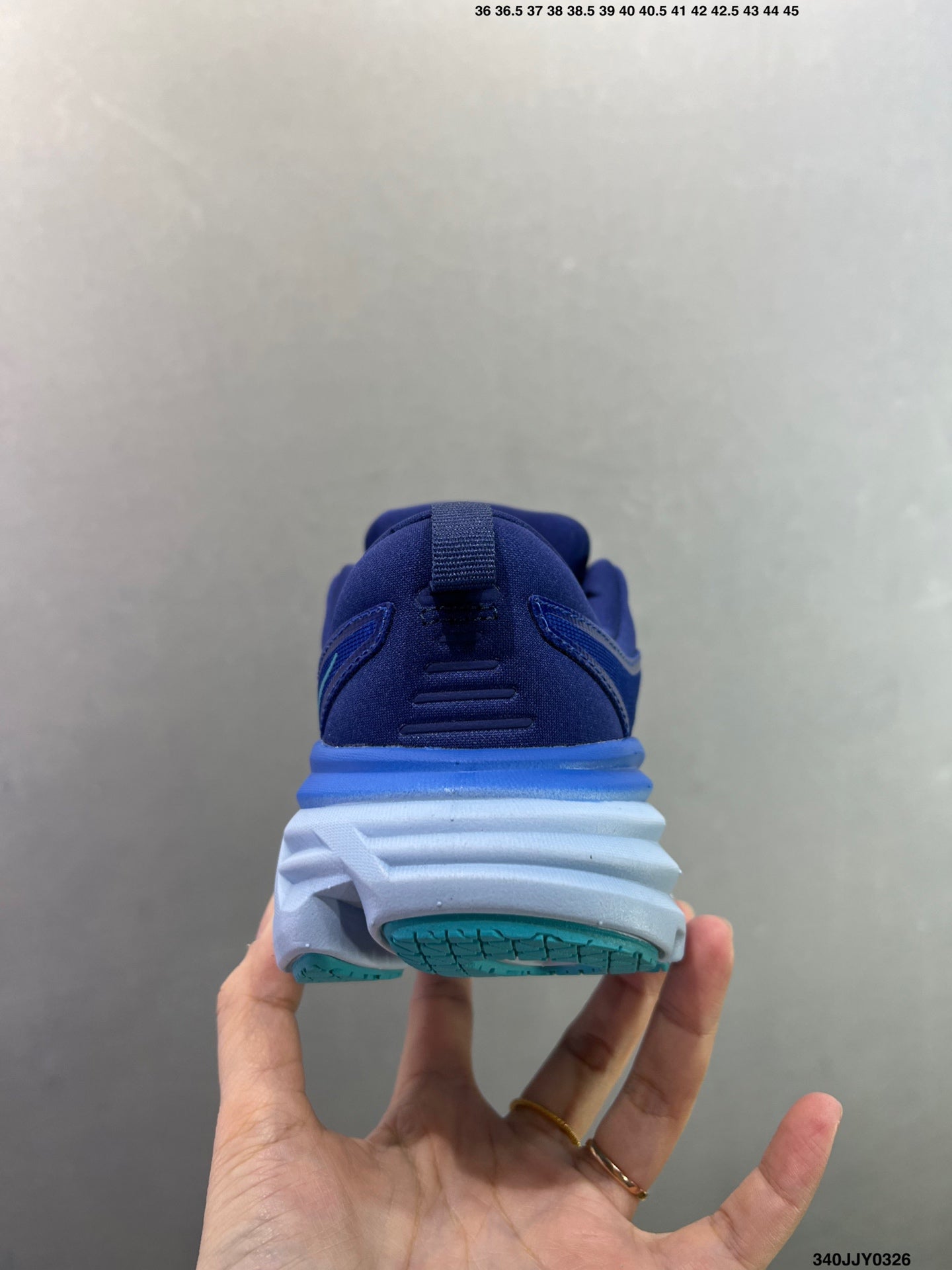 HOKA ONE ONE Bondi 8