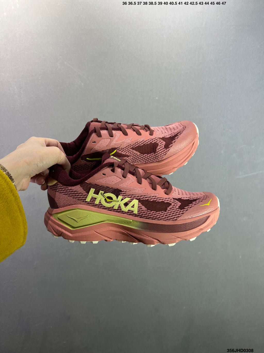 HOKA W CHALLENGER 8
