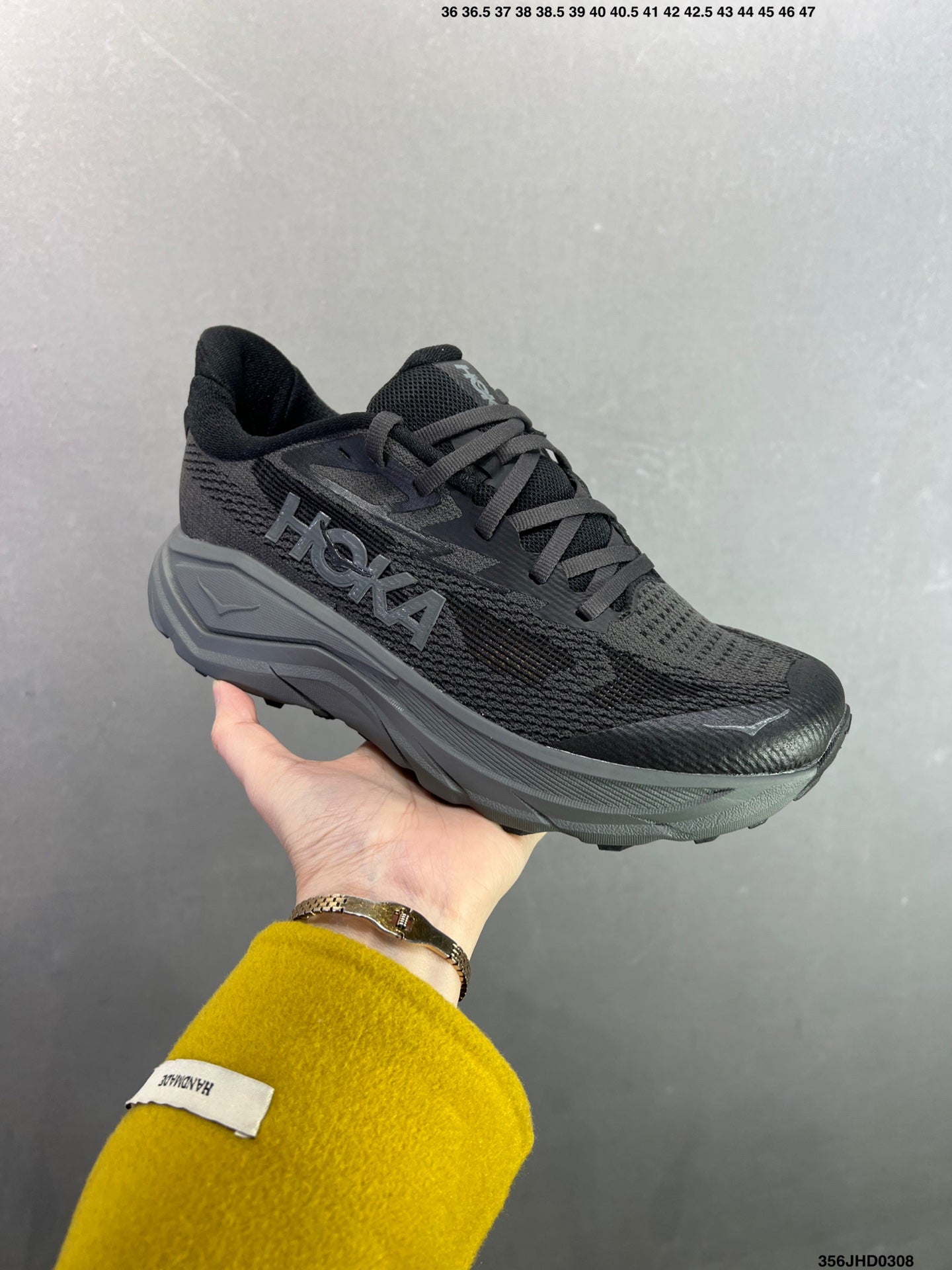 HOKA W CHALLENGER 8