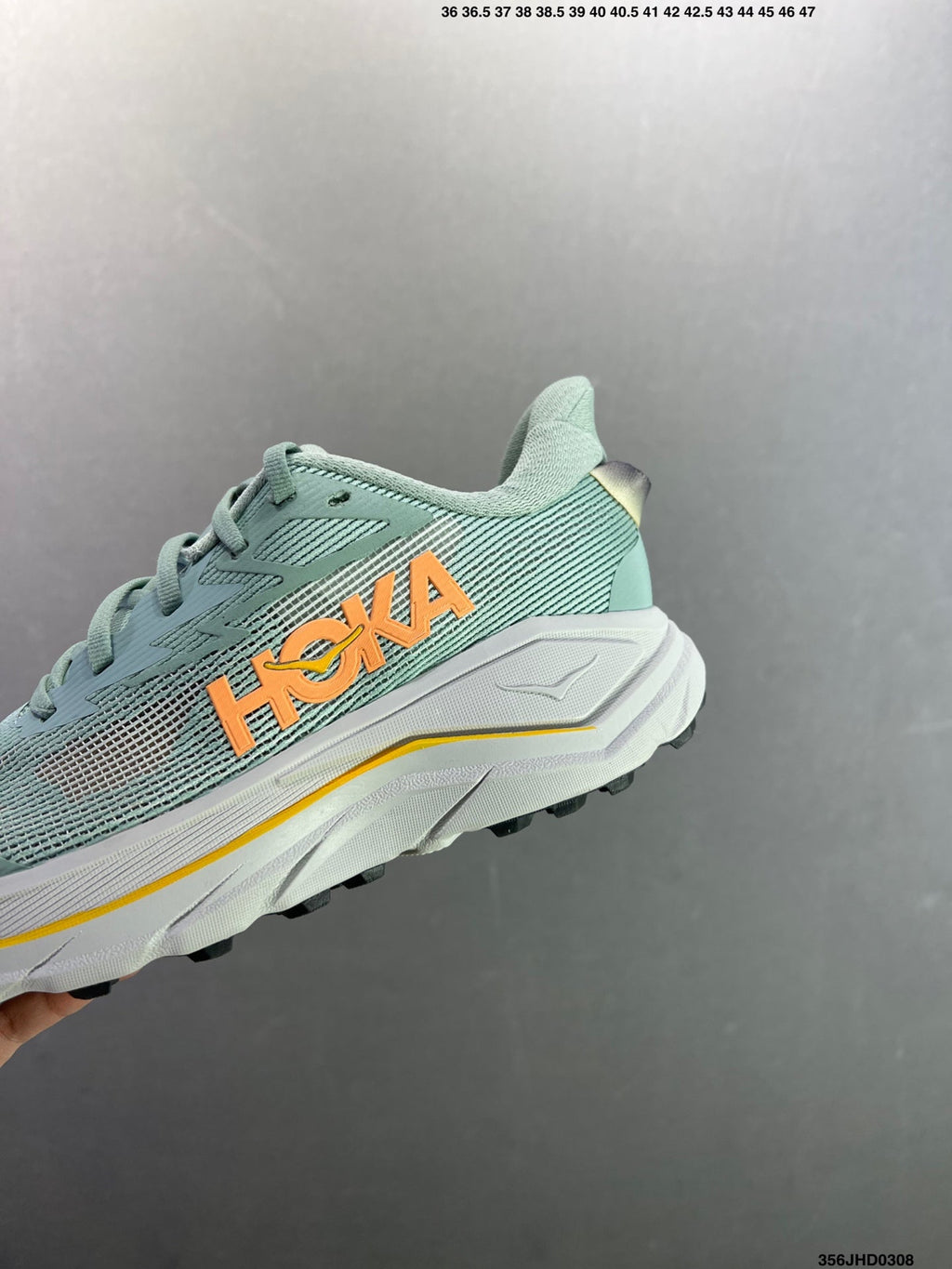 HOKA W CHALLENGER 8