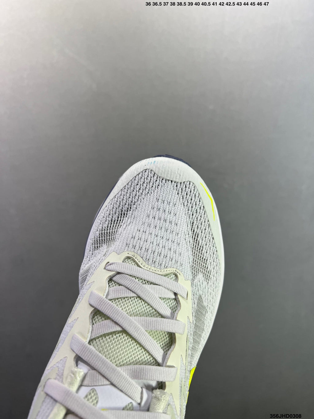 HOKA W CHALLENGER 8