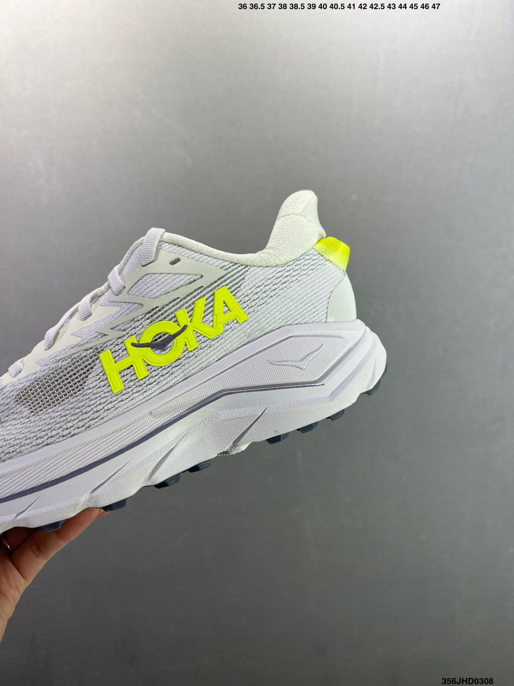 HOKA W CHALLENGER 8