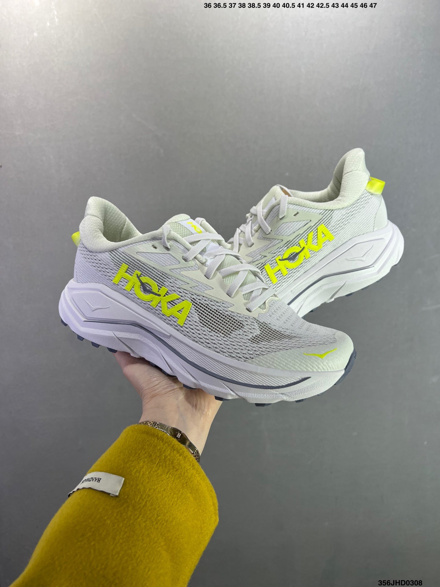 HOKA W CHALLENGER 8