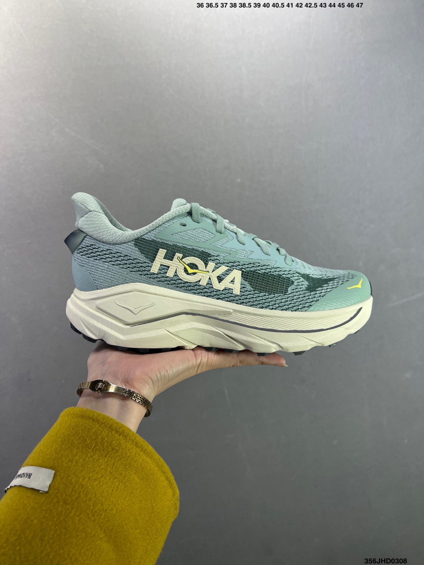 HOKA W CHALLENGER 8
