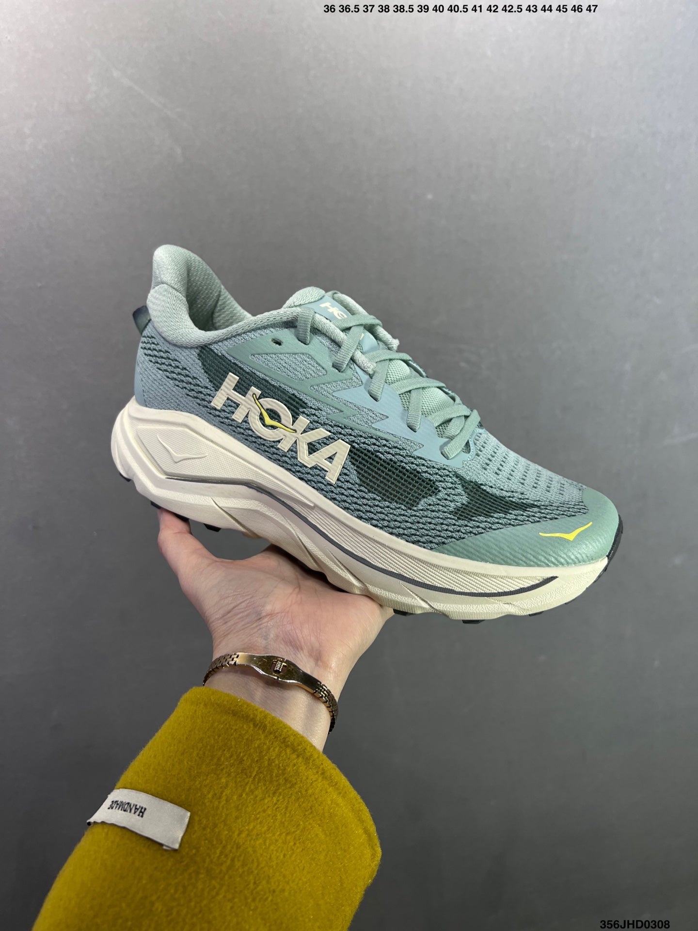 HOKA W CHALLENGER 8