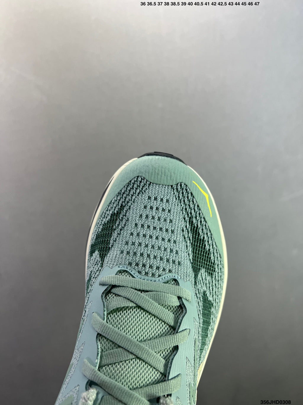 HOKA W CHALLENGER 8