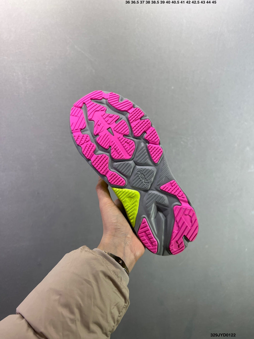 HOKA ONE ONE M ARAHI 8