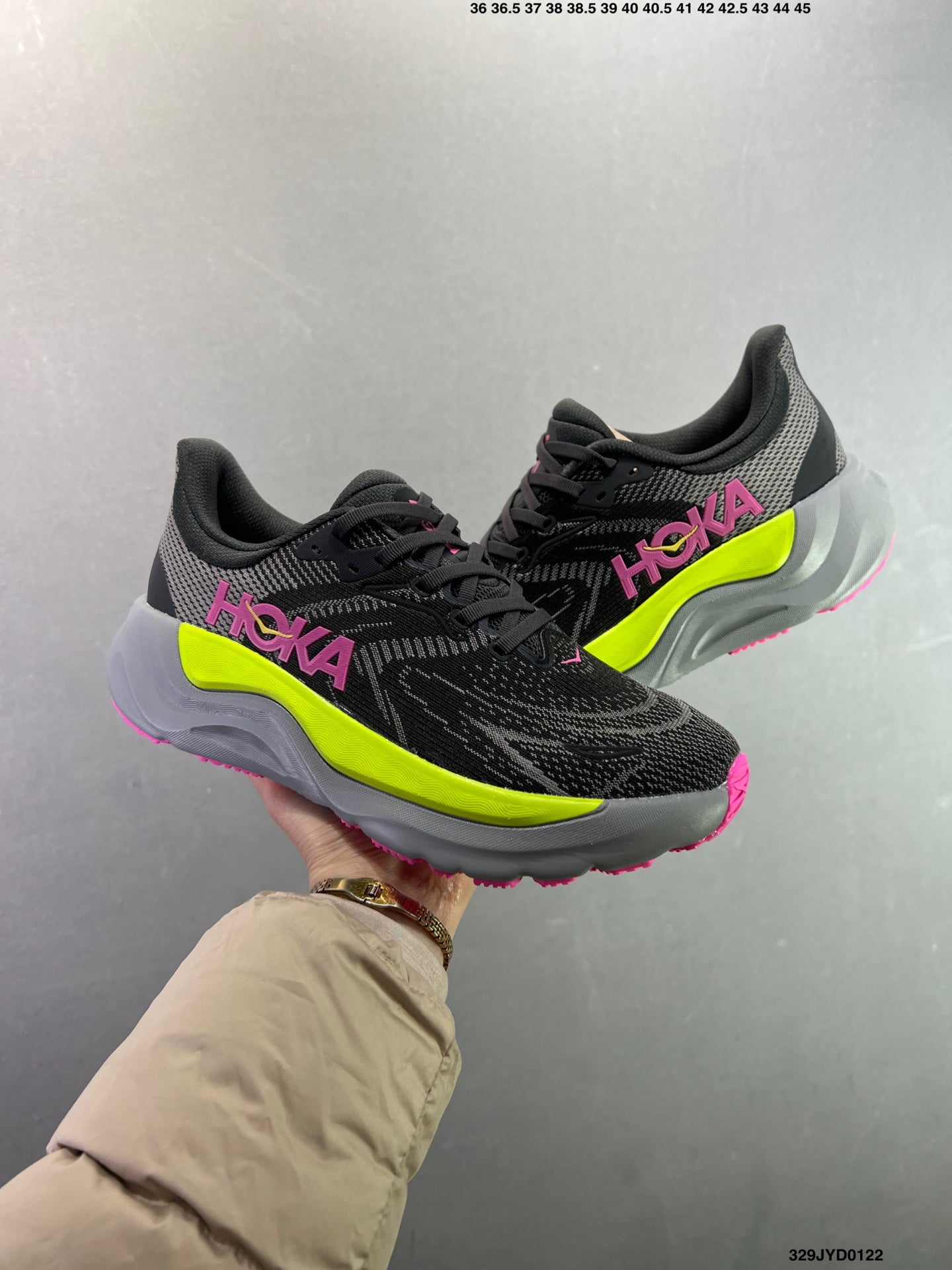 HOKA ONE ONE M ARAHI 8