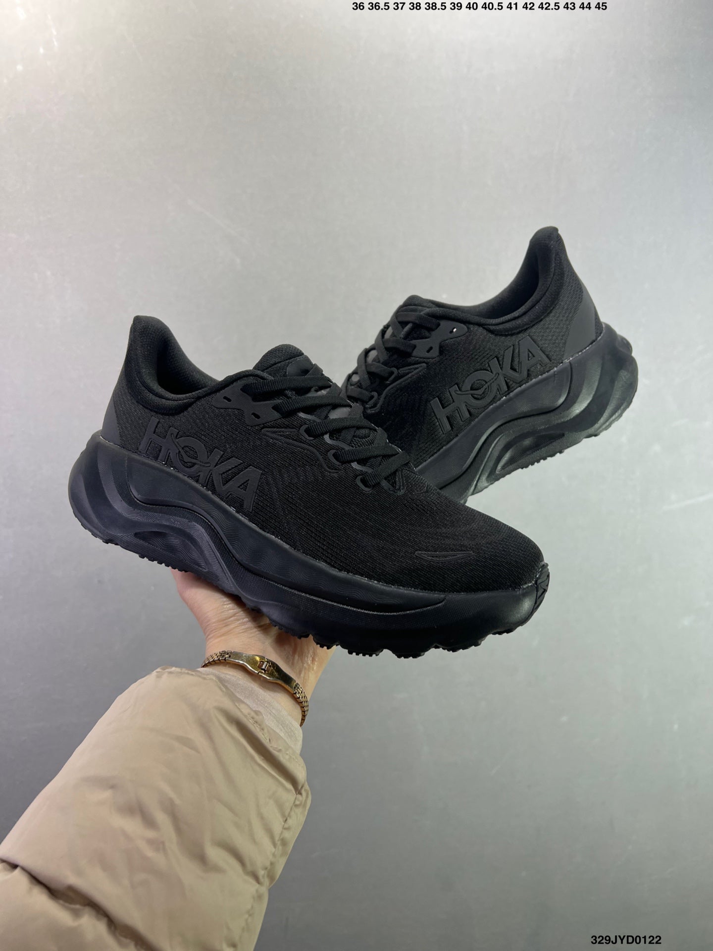 HOKA ONE ONE M ARAHI 8