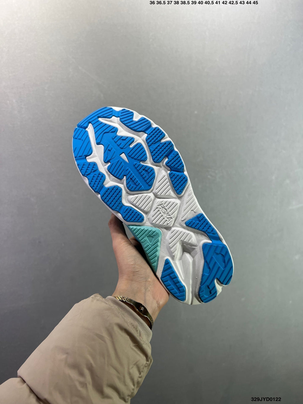 HOKA ONE ONE M ARAHI 8
