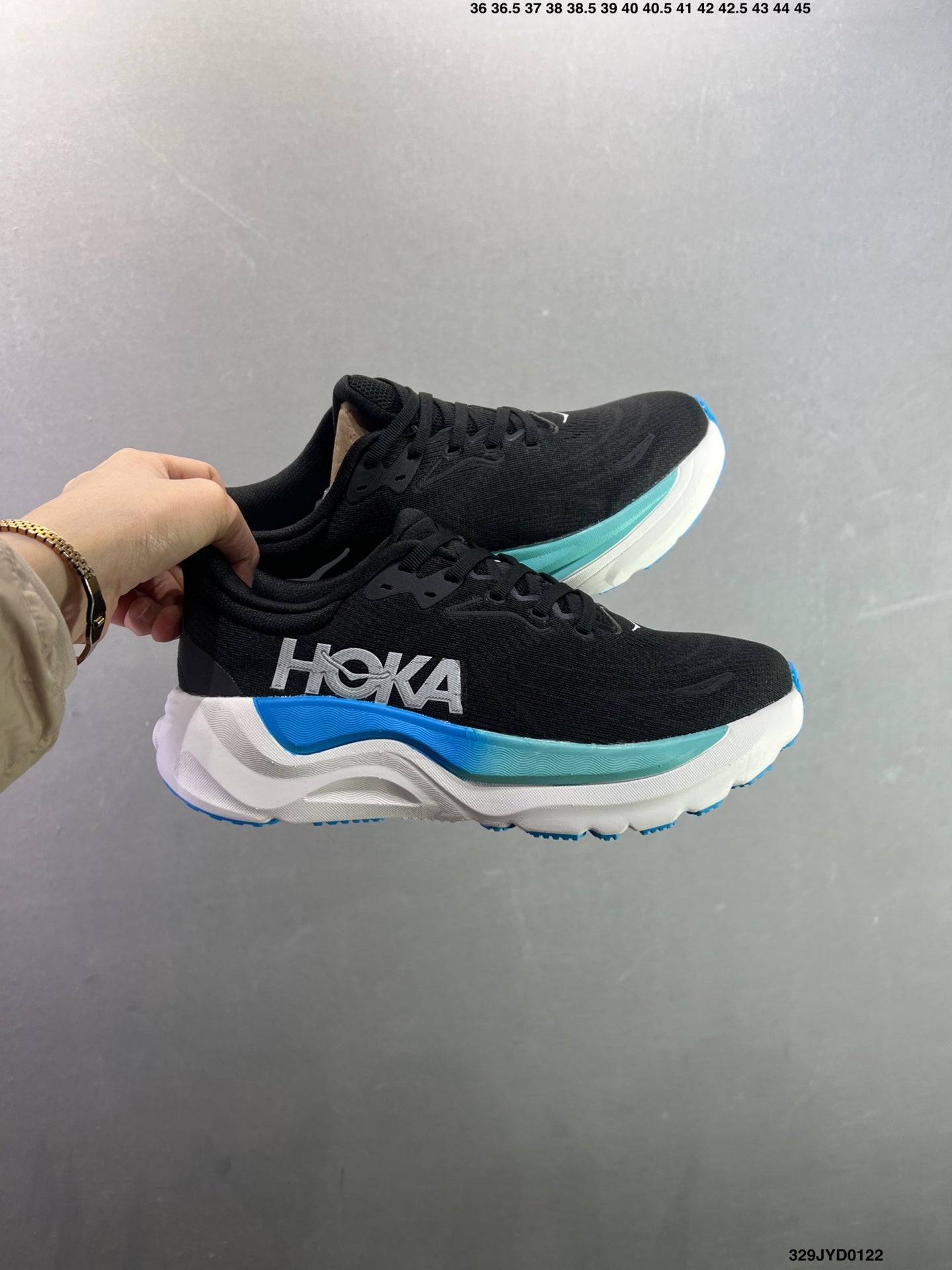 HOKA ONE ONE M ARAHI 8