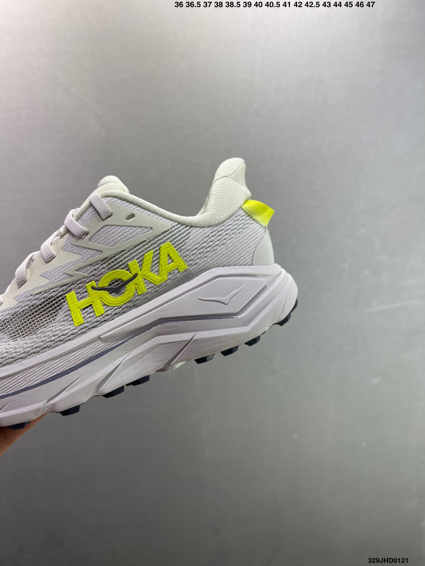 HOKA CHALLENGER 8