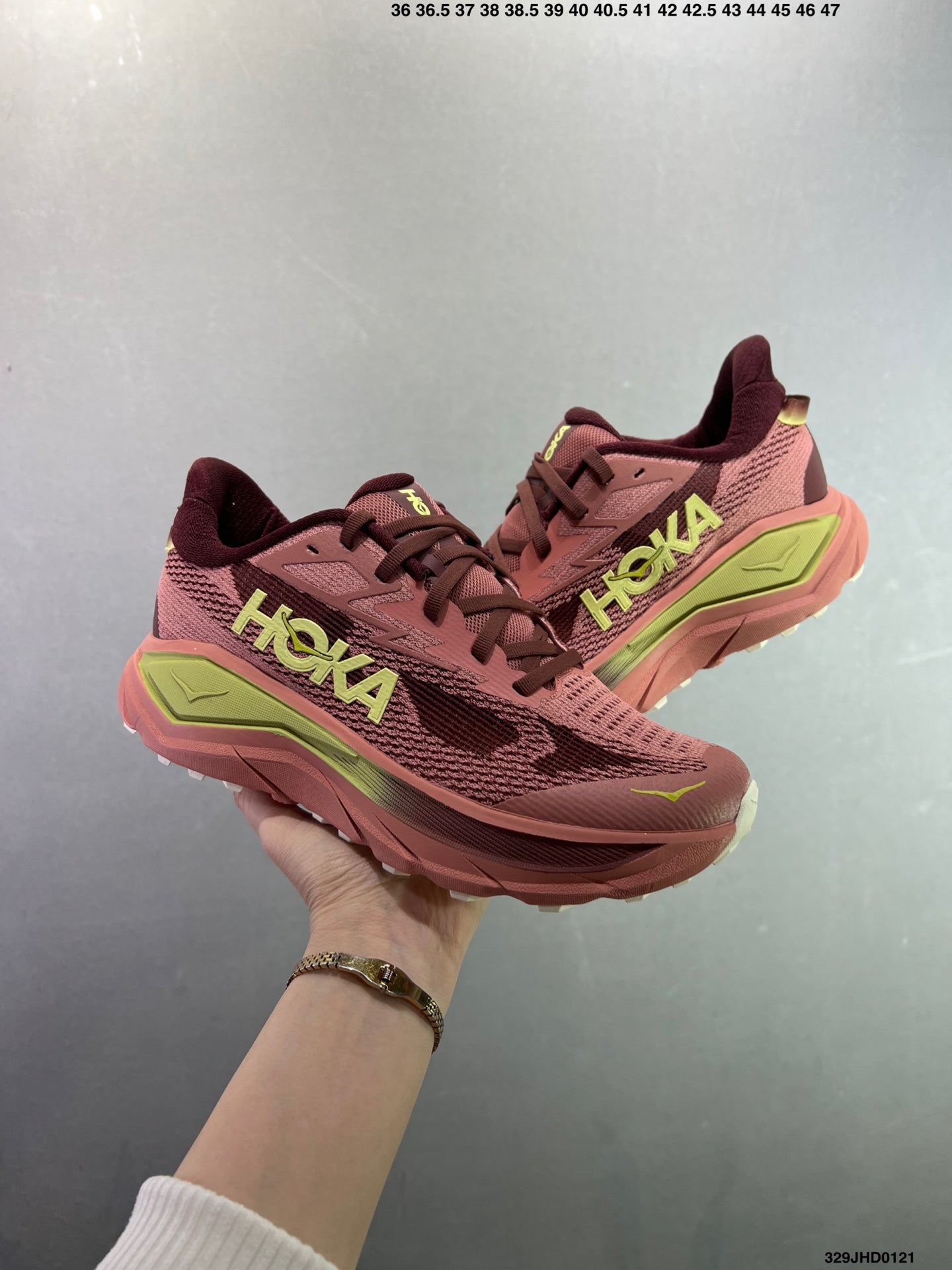 HOKA CHALLENGER 8