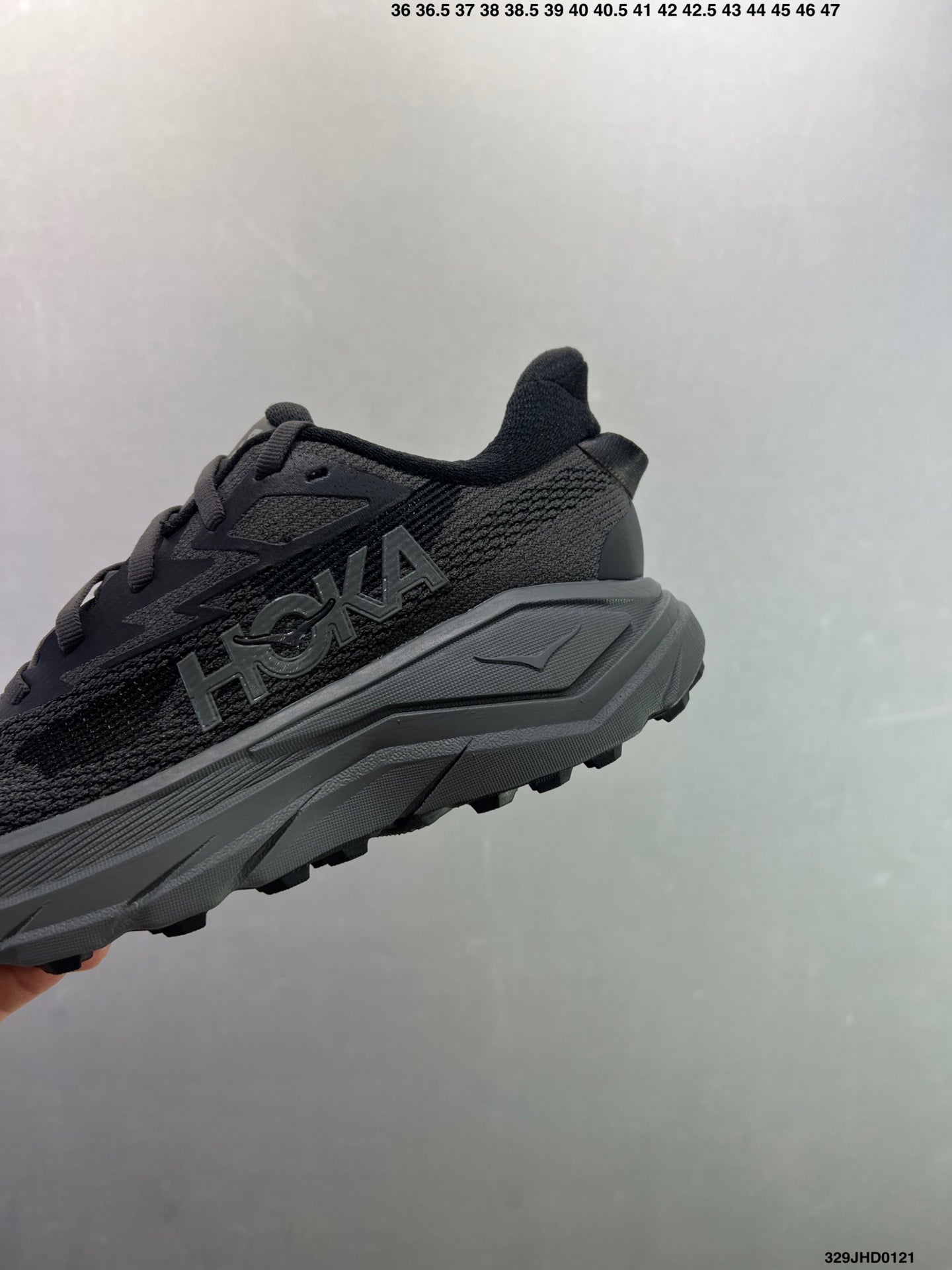 HOKA CHALLENGER 8